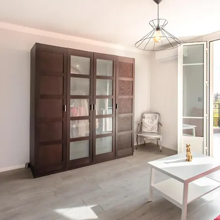 6 Bedroom Lovely In Saint-Laurent-du-Var