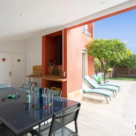 6 Bedroom Lovely In Holiday home Saint-Laurent-du-Var