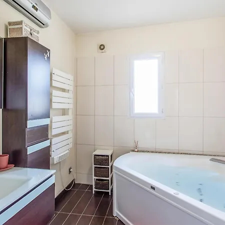 In Dom wakacyjny Saint-Laurent-du-Var