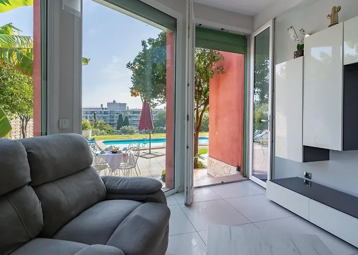 Hébergement de vacances In Saint-Laurent-du-Var