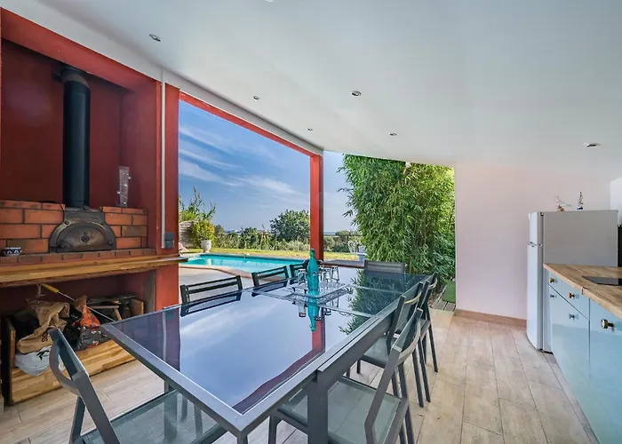 In * サン・ローラン・デュ・ヴァール